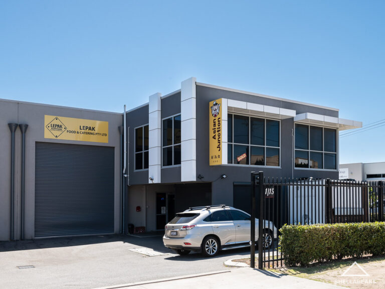 2/15 Bowen Street gallery