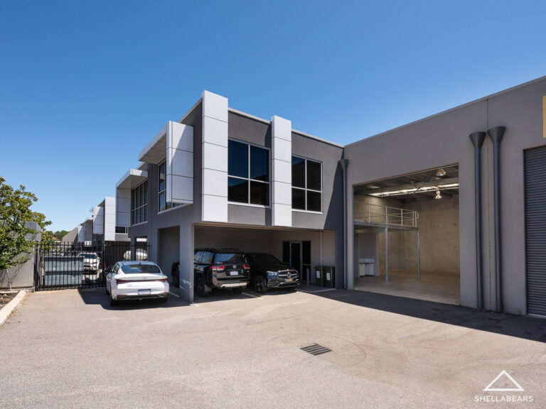 2/15 Bowen Street gallery