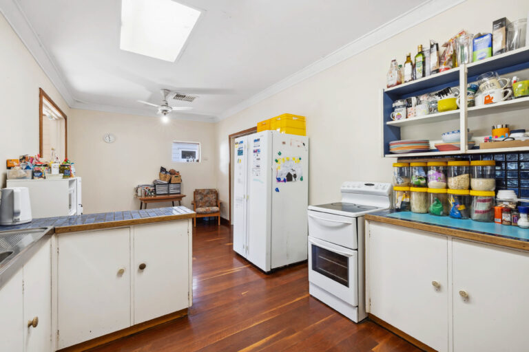 9 Fairlight Street gallery