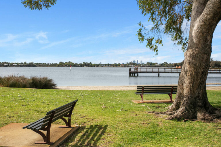 261A Riverton Drive North gallery