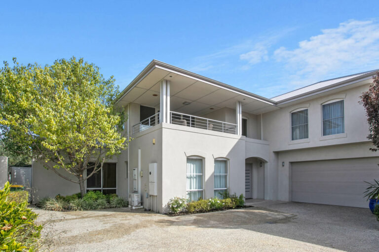 261A Riverton Drive North gallery