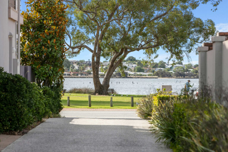 261A Riverton Drive North gallery