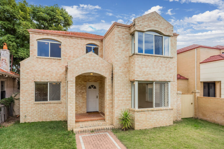 17 Meriwa Street gallery