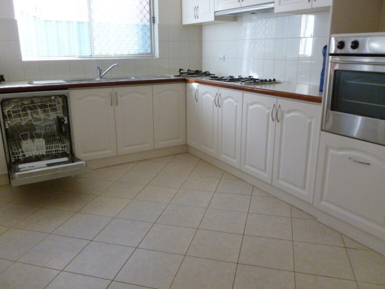 17 Meriwa Street gallery