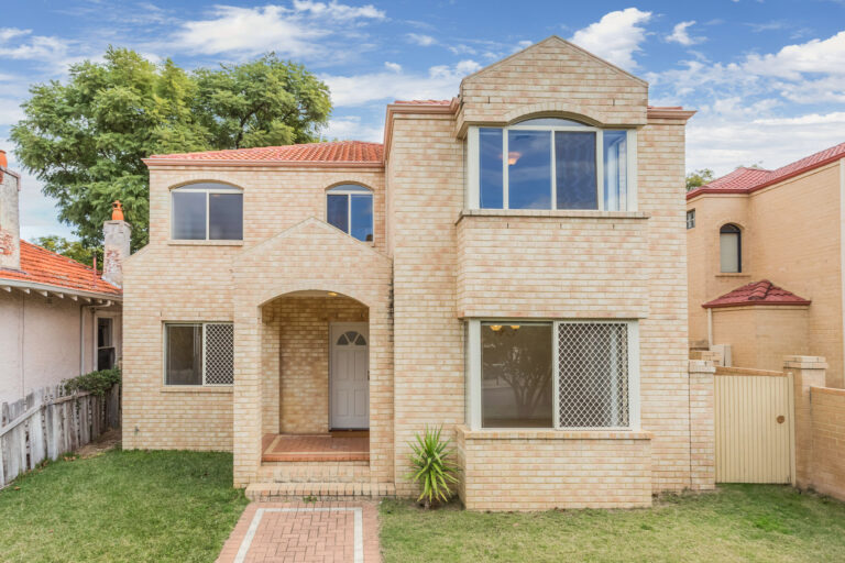 17 Meriwa Street gallery