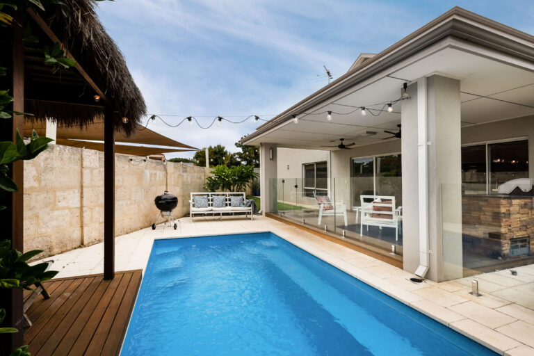 261A Riverton Drive North gallery