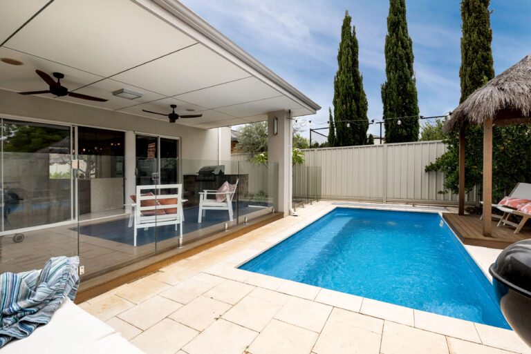 261A Riverton Drive North gallery