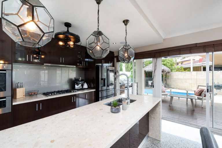 261A Riverton Drive North gallery