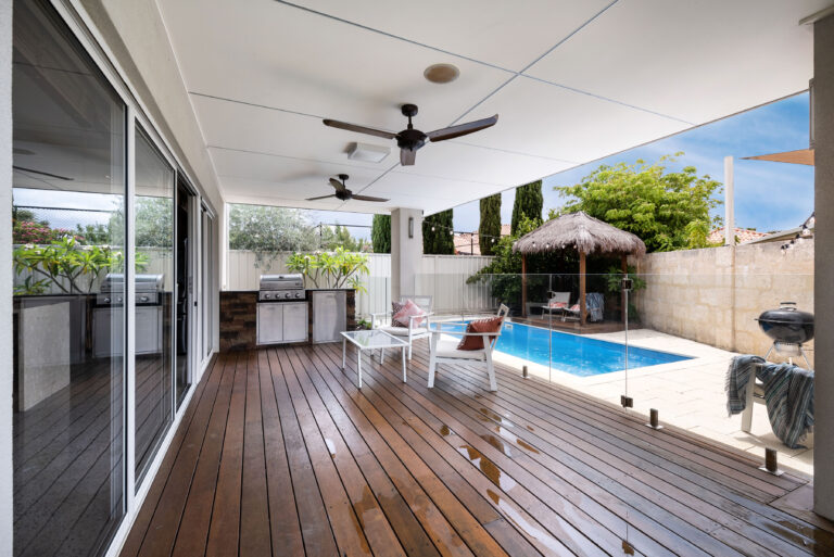 261A Riverton Drive North gallery