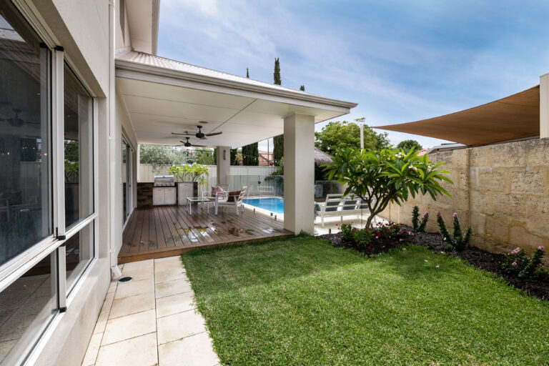 261A Riverton Drive North gallery