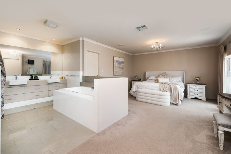 261A Riverton Drive North gallery