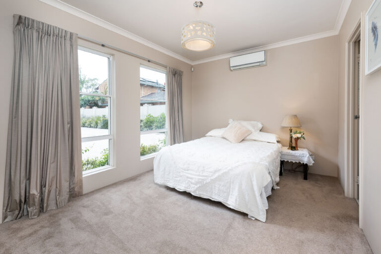 261A Riverton Drive North gallery