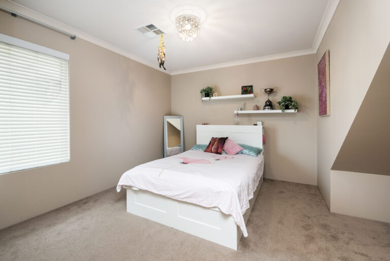 261A Riverton Drive North gallery