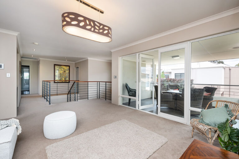 261A Riverton Drive North gallery