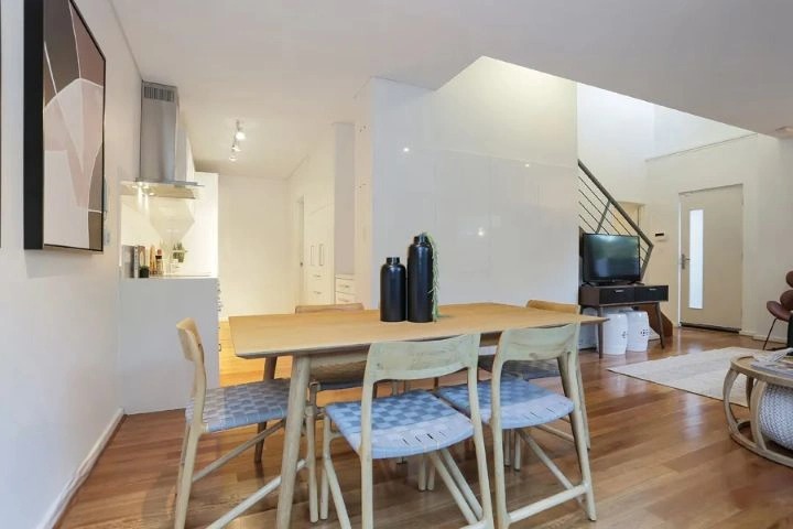 16B Princess Road gallery