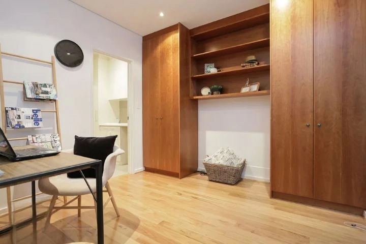 16B Princess Road gallery