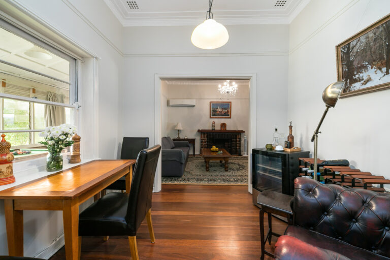 7 Weld Street gallery