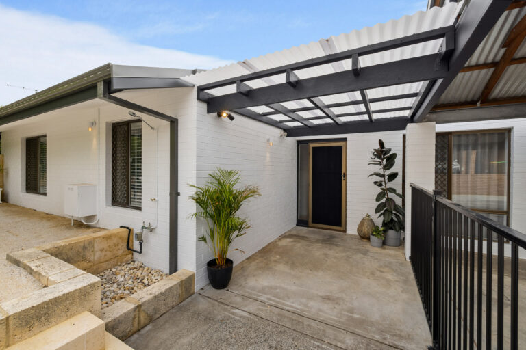 3/6 Wellington Street gallery