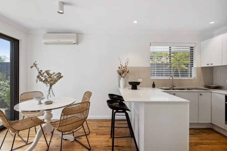 3/6 Wellington Street gallery