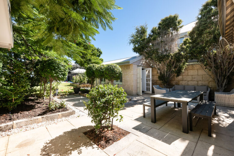 4 Lochee Street gallery