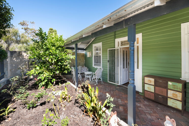 4 Lochee Street gallery