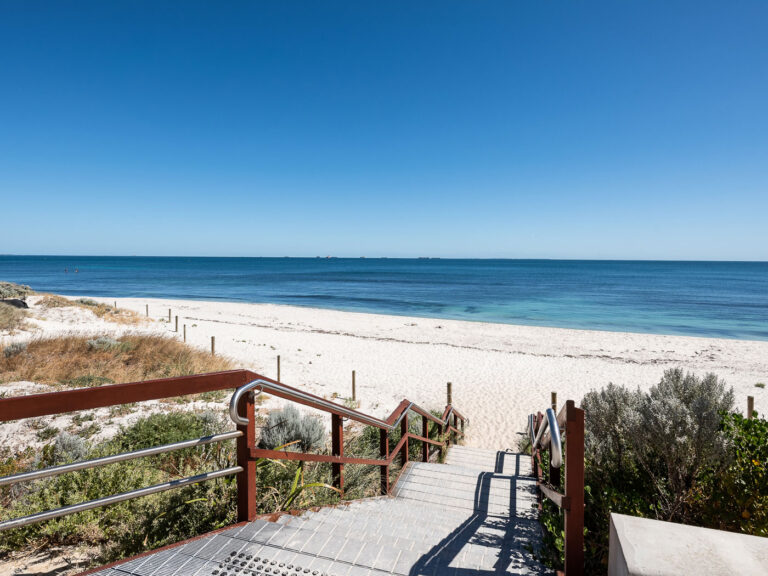 Beachfront Living in Cottesloe gallery