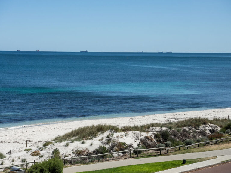 Beachfront Living in Cottesloe gallery