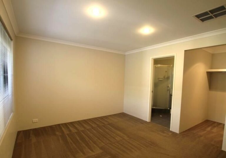 20B Lovell Way gallery