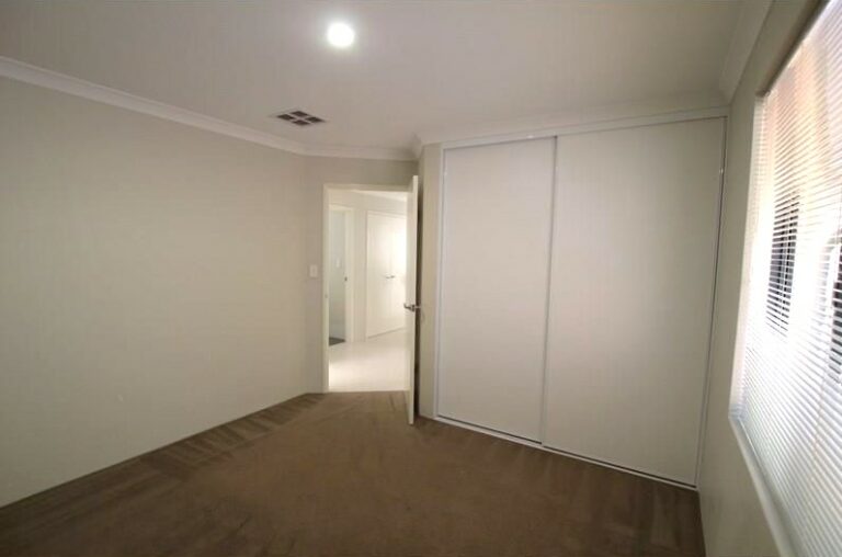 20B Lovell Way gallery