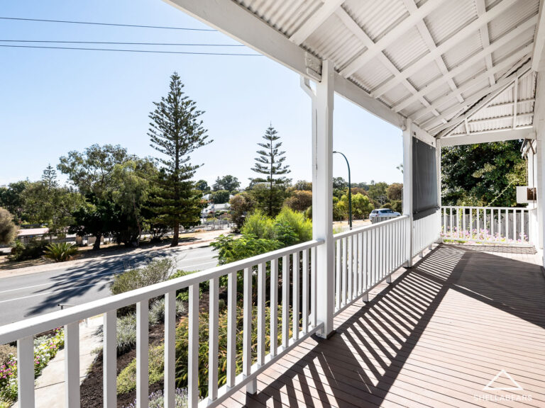 94 Railway Street gallery