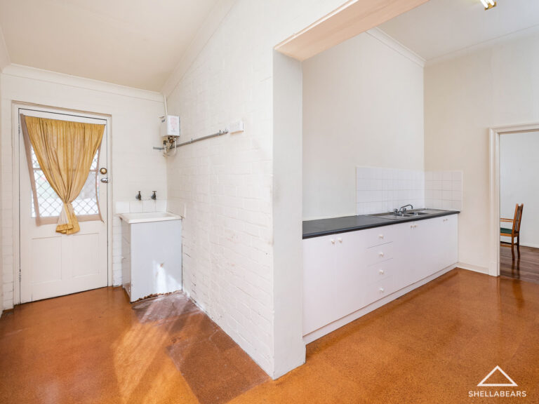 94 Railway Street gallery