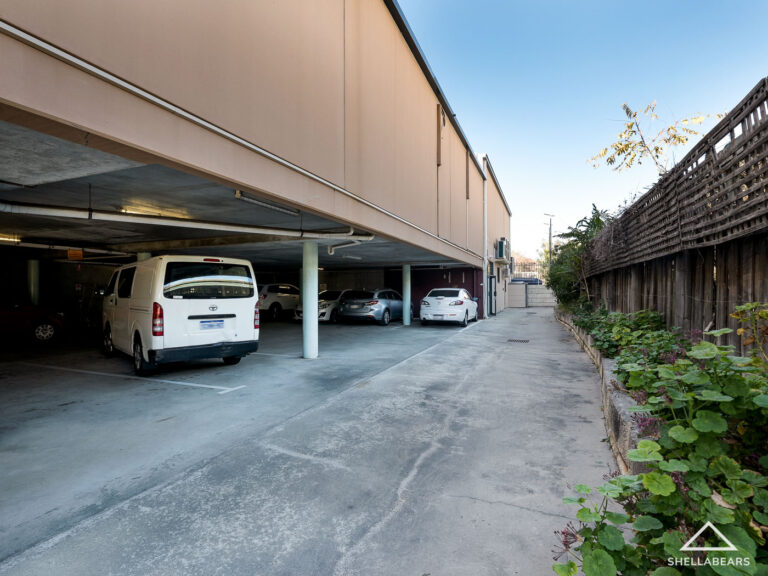 2/142 Stirling Highway gallery