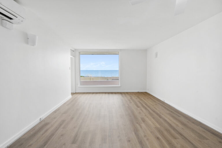 1/76 Marine Parade gallery