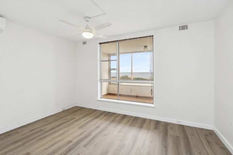 1/76 Marine Parade gallery
