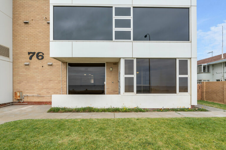 1/76 Marine Parade gallery