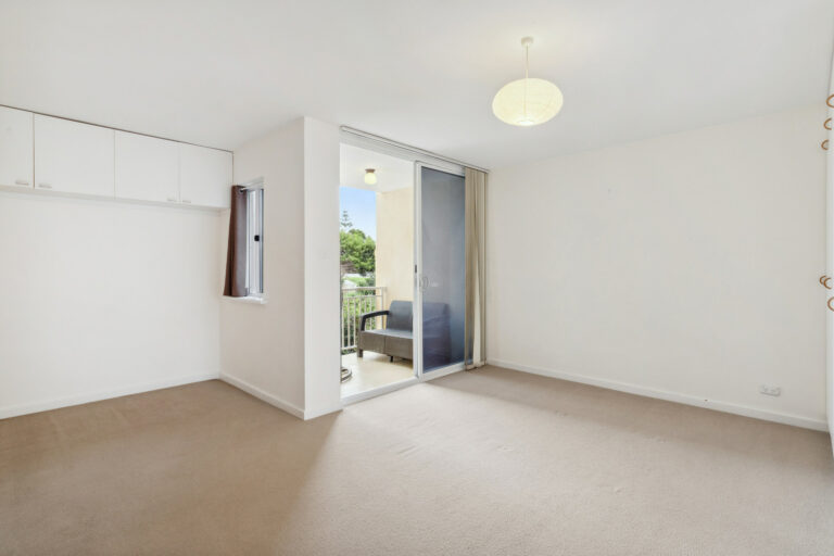 22/190 Little Marine Parade gallery