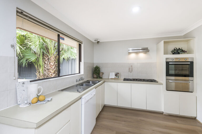 1/38 Leonora Street gallery