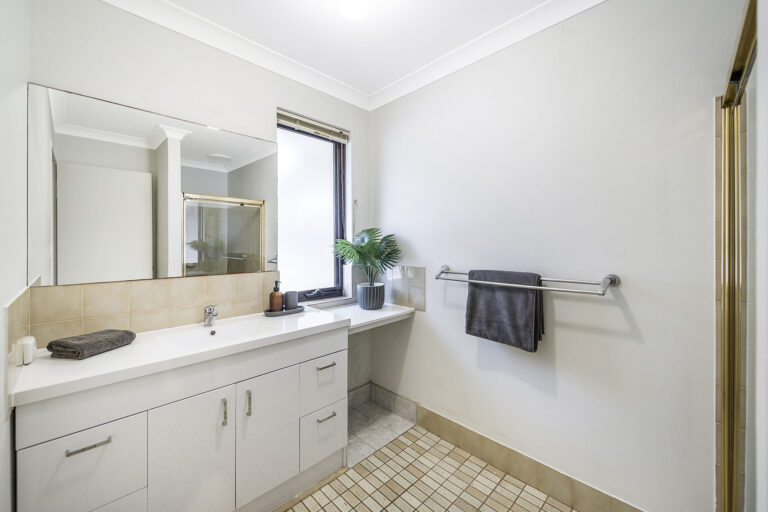 1/38 Leonora Street gallery