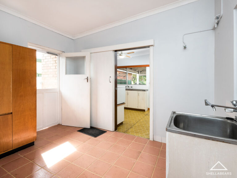 261 Curtin Avenue gallery