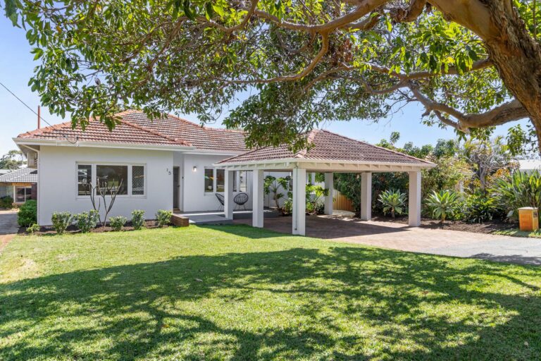 15 Lisle Street gallery