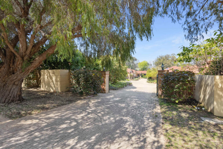 2/15 Anstey Street gallery