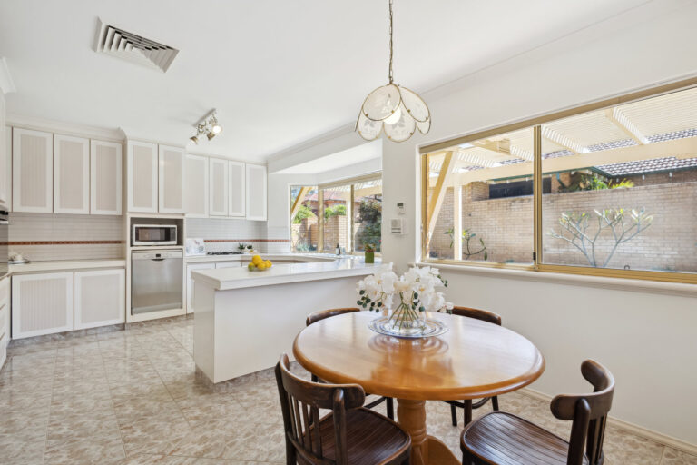 2/15 Anstey Street gallery