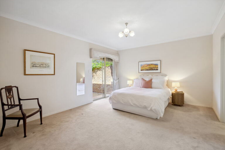 2/15 Anstey Street gallery