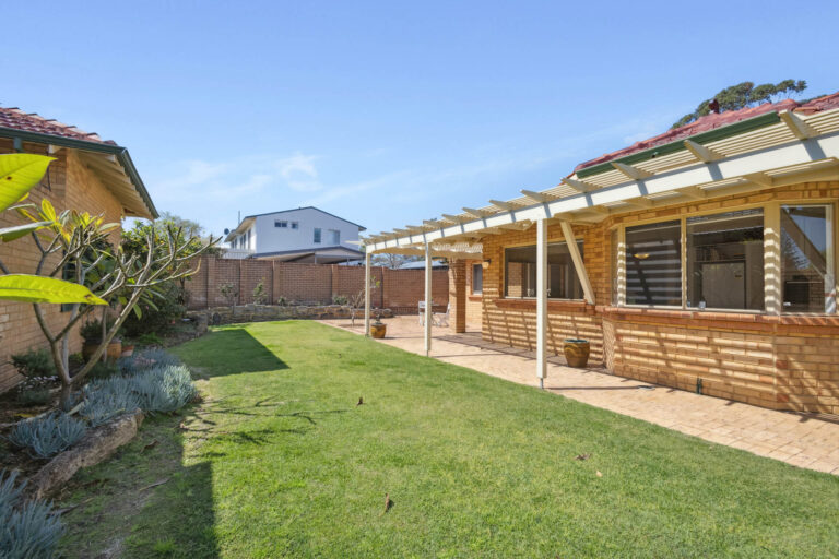 2/15 Anstey Street gallery