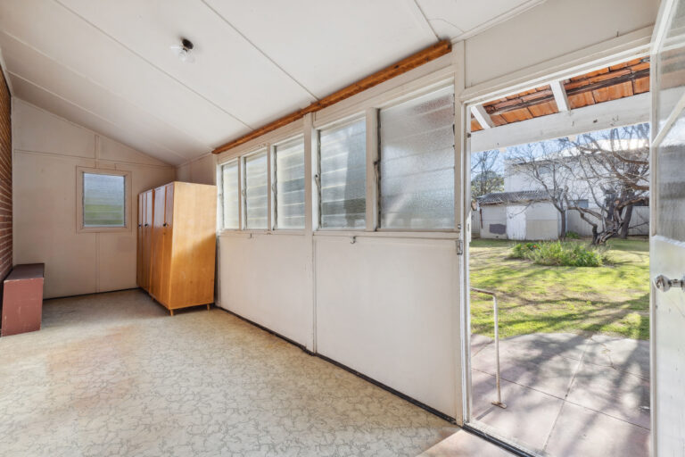 49 Robinson Street gallery