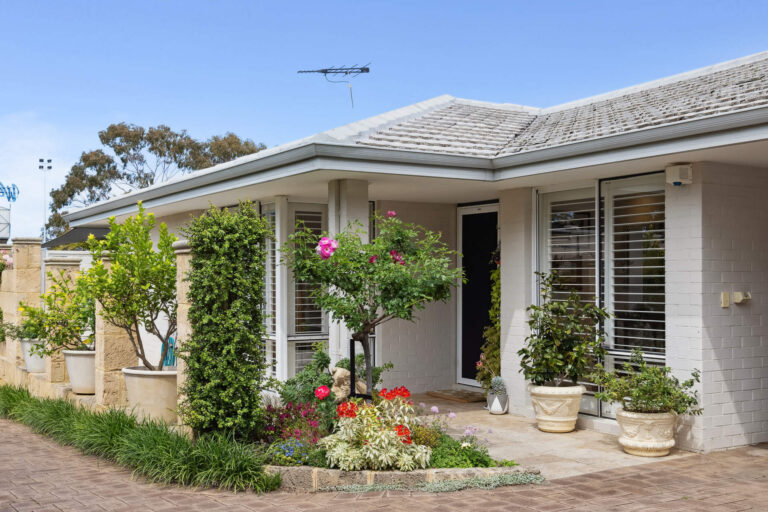 1/54 Second Avenue gallery