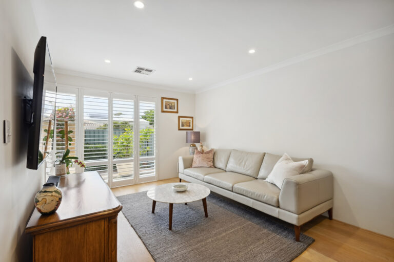 1/54 Second Avenue gallery