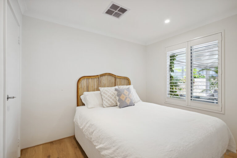 1/54 Second Avenue gallery