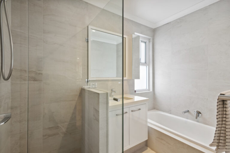 1/54 Second Avenue gallery