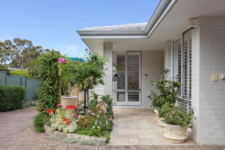 1/54 Second Avenue gallery